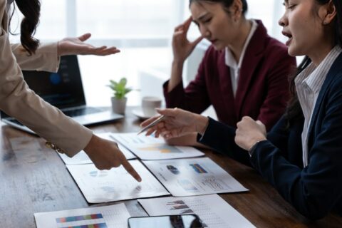 Monthly financial performance reporting in SMEs